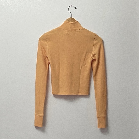 American Eagle Hey Baby Crop Mock Neck NWOT - Picture 4 of 6